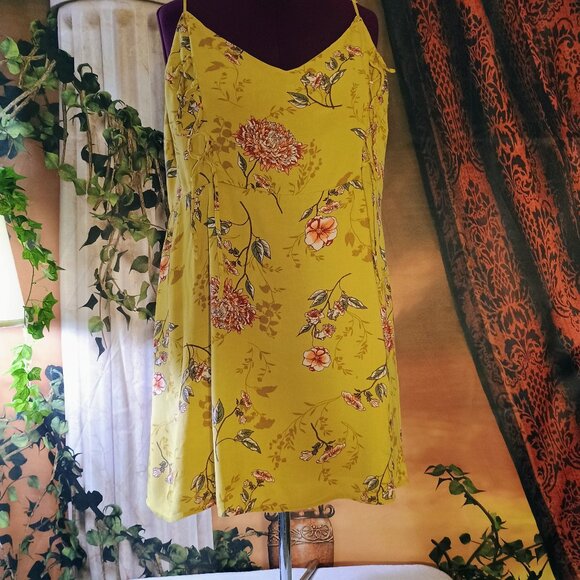 EUC: Charlotte Russe Sze 3X Yellow Floral Mini Dress - Picture 1 of 6